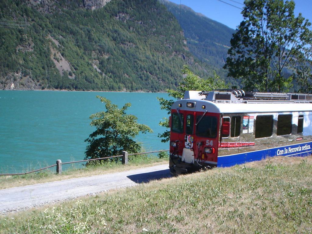 Hotel Posta Poschiavo Kültér fotó